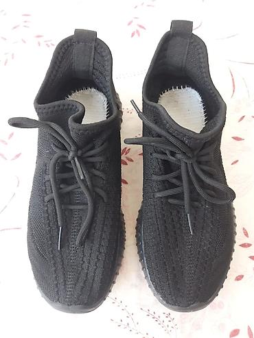 yeezy: Parçadan krassovka satılır Yeezy model Türkiyədən sifarişlə gətirilib — 2