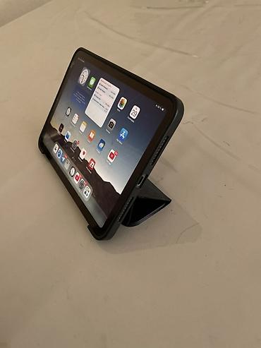 Планшеты: Планшет, Apple, память 64 ГБ, 8" - 9" — 4