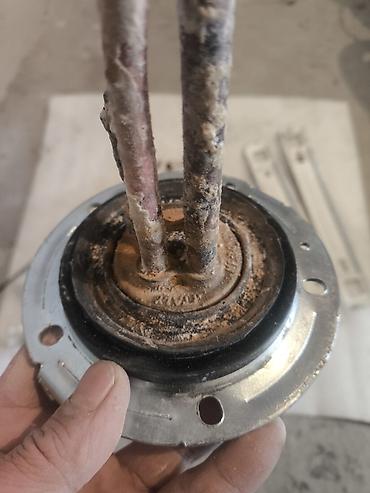 Запчасти и аксессуары для бытовой техники: Продаются б/у запчасти на водонагреватель Ariston VELIS, термометры — 2