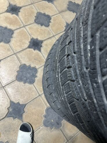 зимний резина 14: Комплект зимних шин 235/60 R17 - Тип: зимние, направленный протектор