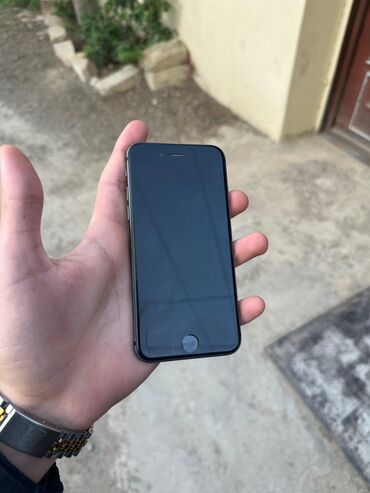 playstation 3 islenmis qiymeti: IPhone 8, 64 GB, Jet Black, Barmaq izi