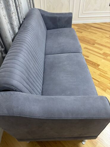 Masa və oturacaq dəstləri: Qonaq otağı üçün, İşlənmiş, Açılmayan, Dördbucaq masa, 6 stul — 1