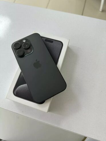 Apple iPhone: IPhone 15 Pro, Б/у, 256 ГБ, Black Titanium, Зарядное устройство, Защитное стекло, Чехол, 91 %