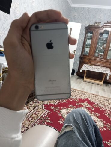 tcl telefon: IPhone 6s, 32 GB, Natural Titanium, Barmaq izi