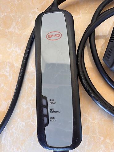 byd adaptor: BYD elektrik avtomobili üçün portativ şarj cihazı (EVSE) - Brend: BYD — 2