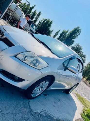 тайота v8: Toyota Auris: 2008 г., 1.6 л, Механика, Бензин, Хэтчбэк