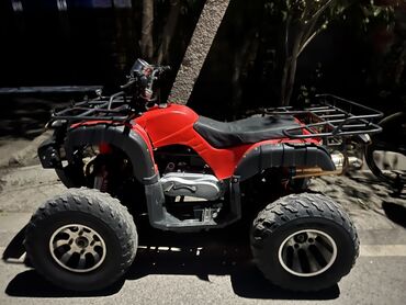 двух мостовой тягач: Квадроцикл 4х колёсный, 200 куб б/у красно‑чёрный, бензиновый