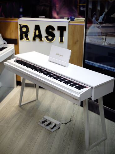 Akustik gitaralar: Piano, Rəqəmsal, Yeni, Ünvandan götürmə