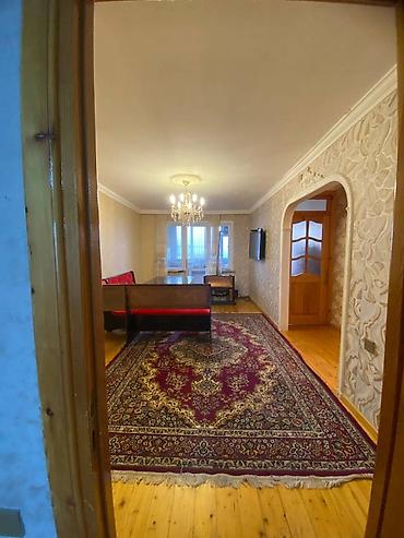 Uzunmüddətli kirayə mənzillər: Gəncə şəhərində Metallurq stadionu yazınlığında İsaq Cəfərov küçəsində — 2