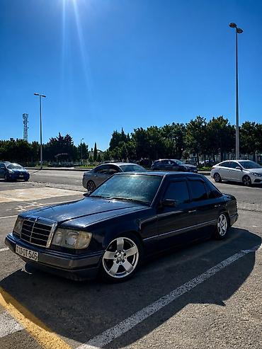 Mercedes-Benz: Salam maşın ideal maşındı özüne ideal W124 isdiyen elaqe saxlıya — 2