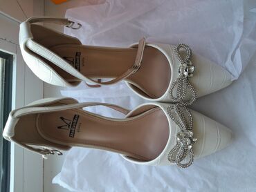 Туфли: Туфли, 38, Oh! Shoes, Б/у, цвет - Белый, Самовывоз