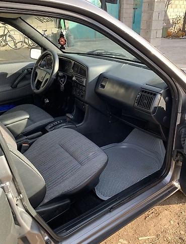 pass: Volkswagen Passat: 1992 г., 2 л, Бензин — 5