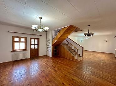 Сдаю Офис целиком: Колл-центр, IT-компания, Фотостудия, 240 м², В частном доме, С ремонтом, С отдельным входом, С отдельным санузлом