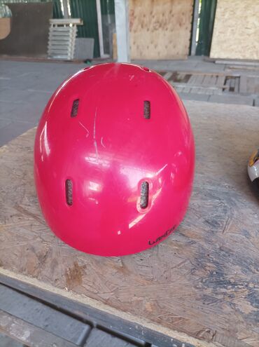 шлем для велика: Продаю шлем для роликов состояние отлично