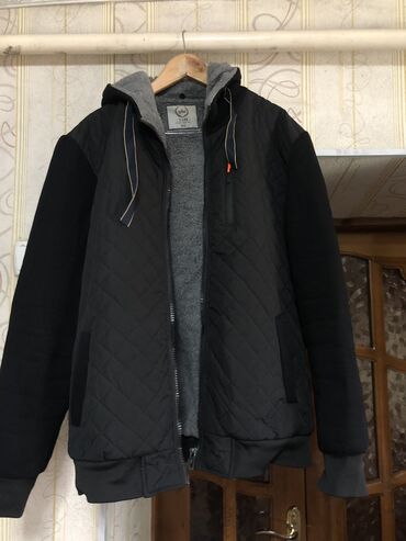 зимние одежда: Продаю мужскую куртку зимнюю с начесом Размер 52-54 Состояние