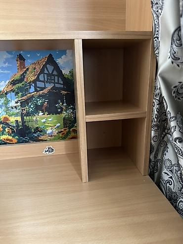 стол для школьников: Компьютерный стол, Б/у, С полками — 4