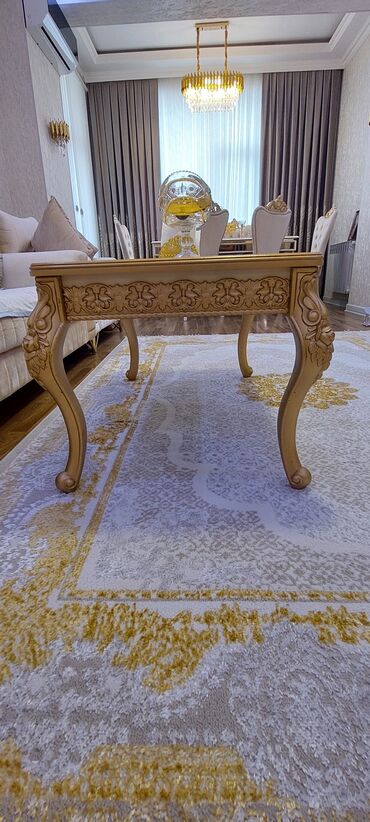 деревянный стол на кухню: Qonaq masası, İşlənmiş, Açılmayan, Kvadrat masa