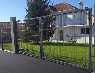 Proizvodi od rolovanog metala, metalni kanali: 🚪 DVOKRILNE KAPIJE Ispuna panel 2D ili 3D 📍 Fence System doo Bulevar — 15