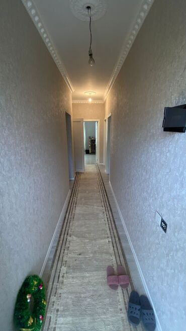 Köhnə tikili: Satılır – zövqlü dizayna malik mənzil. - Geniş dəhlizli planlama — 1