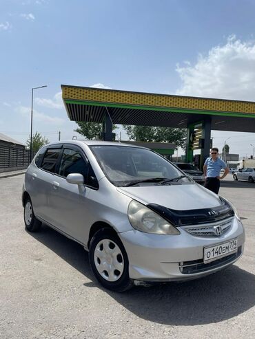 хетчбек: Honda Fit: 2002 г., 1.3 л, Вариатор, Бензин, Хэтчбэк