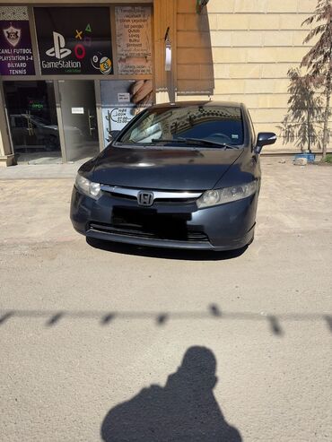 maşım: Honda Civic: 1.3 л | 2007 г. Седан