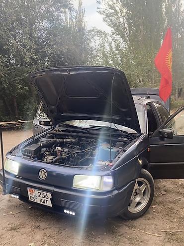 мотоцикл спорт байкер: Volkswagen Passat: 1989 г., 1.8 л, Кол менен иштөөчү, Бензин, Седан — 1