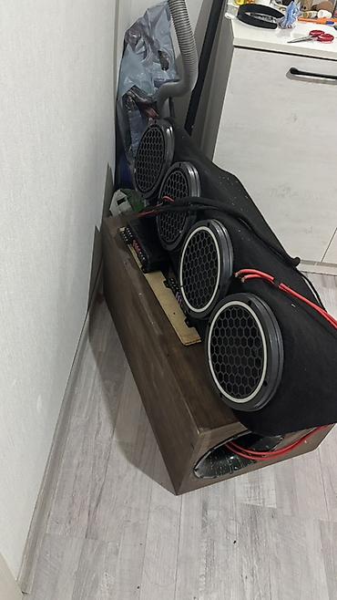 apple 11 mini: Avtomobil üçün güclü audio sistem komplekti. Şəkillərdə taxta korpusda — 1