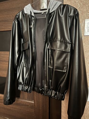 moto gödəkçə: Женская куртка цвет - Черный