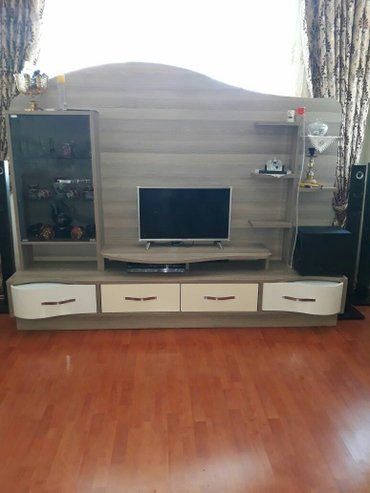 pul qutusu: Tv altligi satilir 400azn real alici olsa endirim eliyecem xahiw