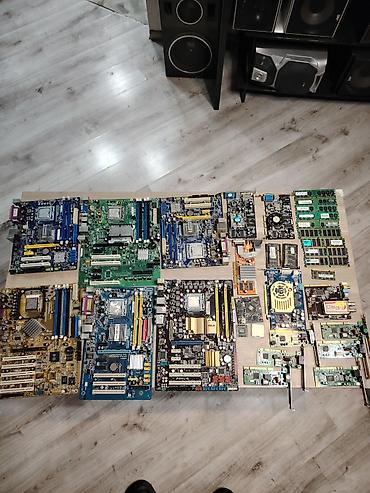 azercell modem satilir: Köhnə komputer plataları. Stolda nə var hamısı biryerdə 10 AZN. Ana — 1