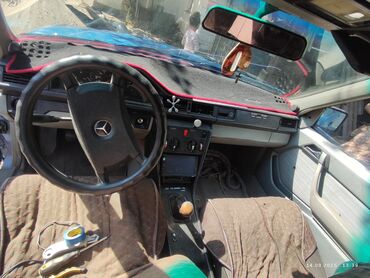 митсубиси челенжер: Mercedes-Benz W124: 1986 г., 3 л, Механика, Бензин, Седан