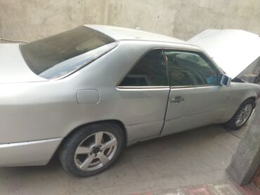 Mercedes-Benz: Mercedes-Benz W124: 1992 г., 2.3 л, Механика, Бензин, Седан