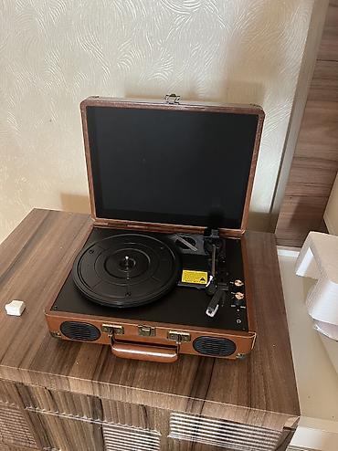 dvd usb: Retro patefon val oxudanlar. Yenidir Əsas xüsusiyyətlər: ✅ Üçlü val — 2