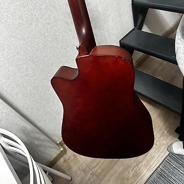 Музыкалык аспаптар: Акустическая гитара Kabat, форма корпуса дредноут с вырезом (cutaway) — 6