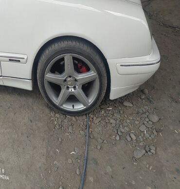 шиналар: Дөңгөлөктөр монтажда R 18, Жай, Колдонулган, Комплект, Жеңил унаалар, Куйма, тешиктери - 5
