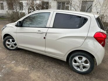 Chevrolet: Chevrolet Spark: 2017 г., 1 л, Вариатор, Бензин, Хэтчбэк — 10