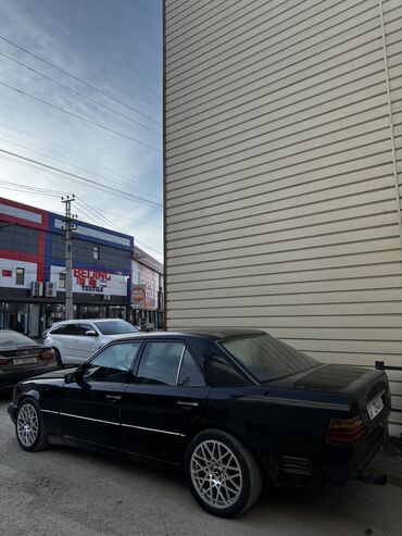 Mercedes-Benz: Mercedes-Benz E-Class: 1993 г., 3.2 л, Механика, Бензин, Седан — 5