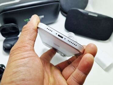 Apple iPhone: IPhone 11 Pro, Б/у, 128 ГБ, Черный, Зарядное устройство, 100 % — 13