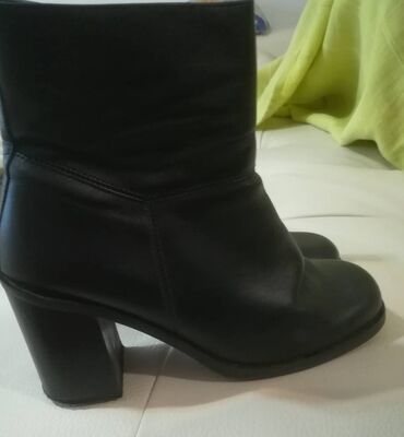 Gležnjače: Gležnjače, 39 — 3