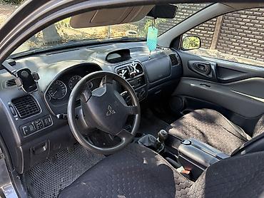 ford fox: Mitsubishi Space Star: 2004 г., 1.6 л, Механика, Бензин, Хэтчбэк — 6