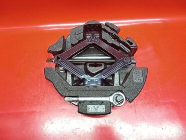 Другие детали кузова: Домкрат SUBARU (б/у) ОРИГИНАЛЬНАЯ КОНТРАКТНАЯ ЗАПЧАСТЬ В наличии