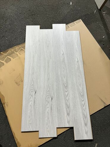 Laminat: Salam laminatlarimiz 31 32 33 klass olmagala hər rəg secimi var 250 yə — 41