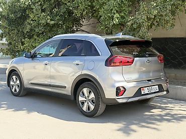 w204 2010: Kia Niro: 2021 г., 1.6 л, Гибрид, Кроссовер — 2