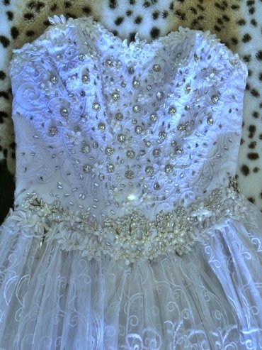 пышное фатиновое свадебное платье: Продаю свадебное платье. Шили сами.Размер регулируется: 42-48 Одевали