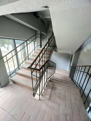 Sex, zavod və fabriklər: İstehsal üçün, Anbar və müxtəlif təyinatlı istifadələr üçün 637 Kv.m — 10