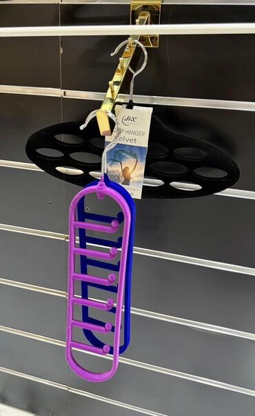 Mağaza asılqanları: Məhsul: Asılqan və aksesuar asqı dəsti Təsvir: - Fərqli modellərdə — 3