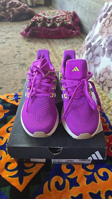 41 5: Оригинал брали в магазине размер не подошел жмут.Кроссовки adidas — 3