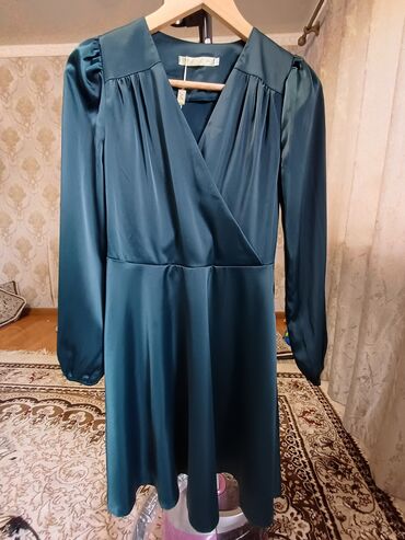 вечернее новое платье: Вечернее платье, Короткая модель, Атлас, С рукавами, M (EU 38)