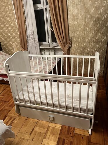 cybex baku: Ideal veziyyetde uşaq krovatidir. Tep tezedir. Sokulub yiqilir