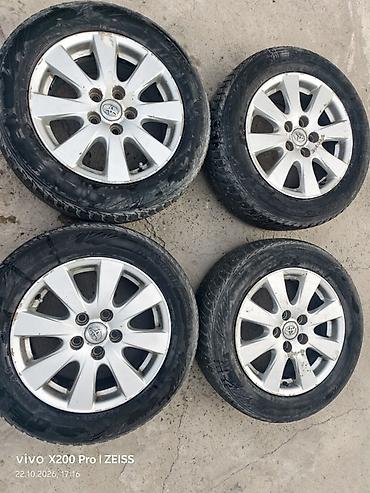 4x114 3: Комплект из 4 колес Toyota на легкосплавных дисках с зимними — 1